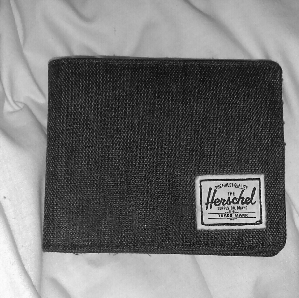 Herschel wallet
